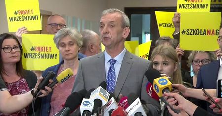 ZNP zawiesza strajk nauczycieli!