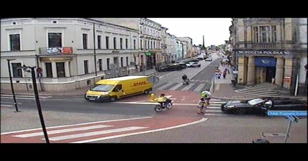 Areszt dla kierowcy, który zaatakował pieszą w Lesznie. Okazało się, że jest poszukiwany także w związku z innym przestępstwem