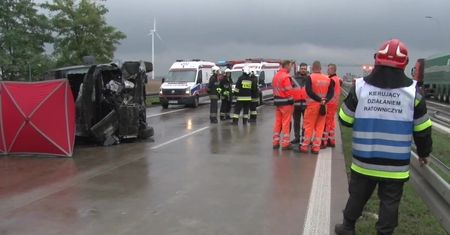 Dwie osoby zginęły w wypadku busa na trasie S8. Pięć osób zostało rannych