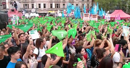 Walczą o legalną aborcję. Tysiące kobiet manifestowało w Buenos Aires