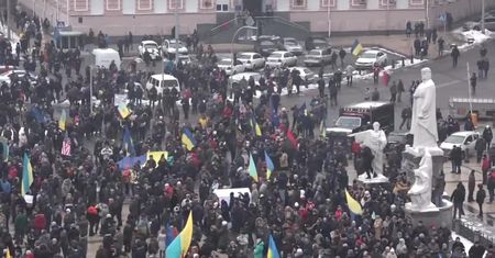 Zwolennicy Saakaszwilego wyszli na ulice Kijowa. Domagają się odwołania prezydenta Petra Poroszenki