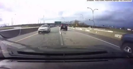 Został nagrany, gdy pędził pod prąd na autostradzie. Kilka chwil później wjechał w dwa samochody, co skończyło się dla niego tragicznie