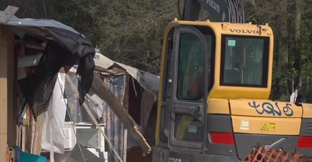 Cyganie komentują eksmisję i rozbiórkę obozowiska pod Turynem