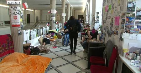 Protest w Sejmie zawieszony. Głównym powodem jest troska o zdrowie dzieci