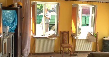 Nie miał prawa jazdy, był pijany, wjechał w dom