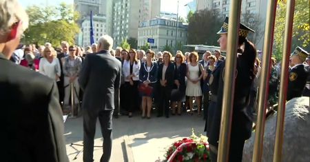 Odsłonięcie tablicy upamiętniającej prof. B. Geremka w Warszawie
