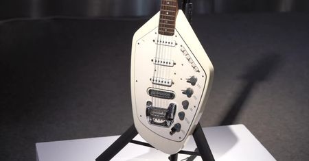 Gitara wokalisty Joy Division sprzedana za 162 tys. funtów.