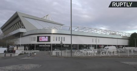 Stadion piłkarski w Bristolu jednym z punktów szczepień przeciwko koronawirusowi w Wielkiej Brytanii