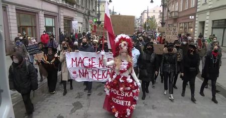 “Macie krew na rękach”. Protest Strajku Kobiet w Łodzi