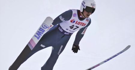 Marius Lindvik wygrał kwalifikacje w Innsbrucku. Norweg poszybował na odległość 131,5 m. W sobotnim konkursie zobaczymy pięciu Polaków