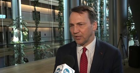 Europosłowie o rezolucji PE ws. zagrożeń dla praworządności w Polsce