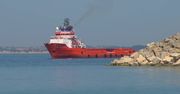 Statek z 62 migrantami na pokładzie przybył do portu na Sycylii