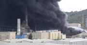 Gęsta chmura dymu nad San Roque w południowej Hiszpanii. W zakładzie petrochemicznym wybuchł pożar