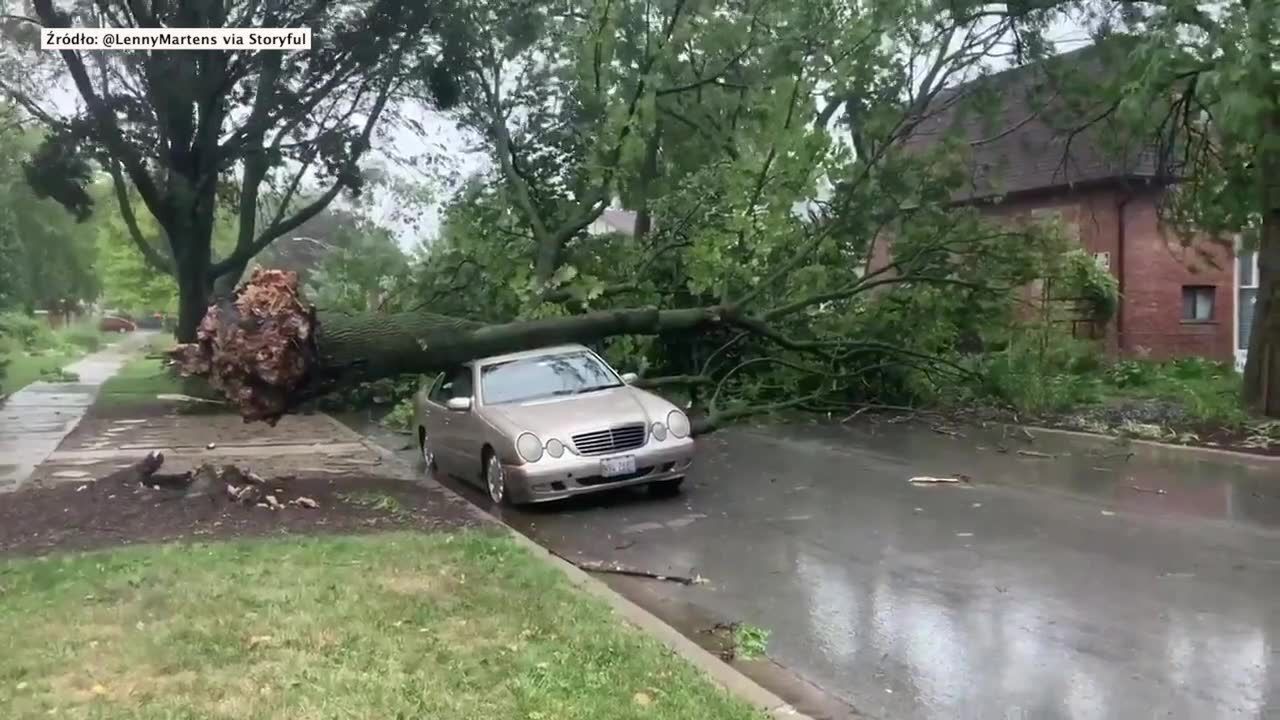 Potężna burza wiatrowa przeszła nad Chicago. Prawie pół miliona odbiorców było bez prądu