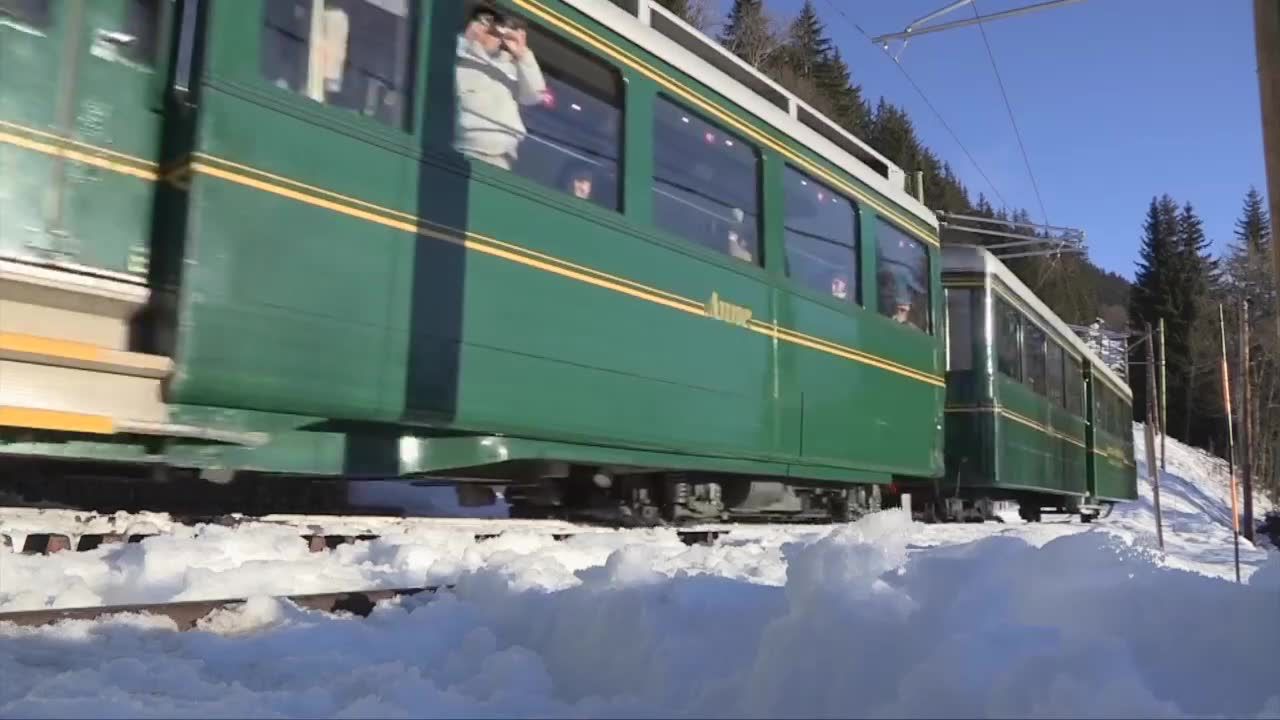 Niezwykłe emocje, niesamowite widoki. Tramwaj na Mont Blanc cieszy się niesłabnącą popularnością