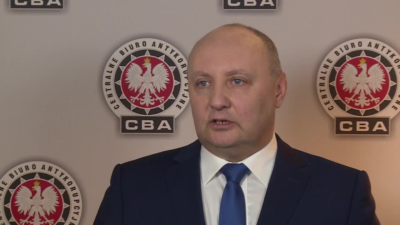 “Wyprowadzili z sądu nawet kilkadziesiąt milionów złotych”. CBA zatrzymało 10 dyrektorów sądów