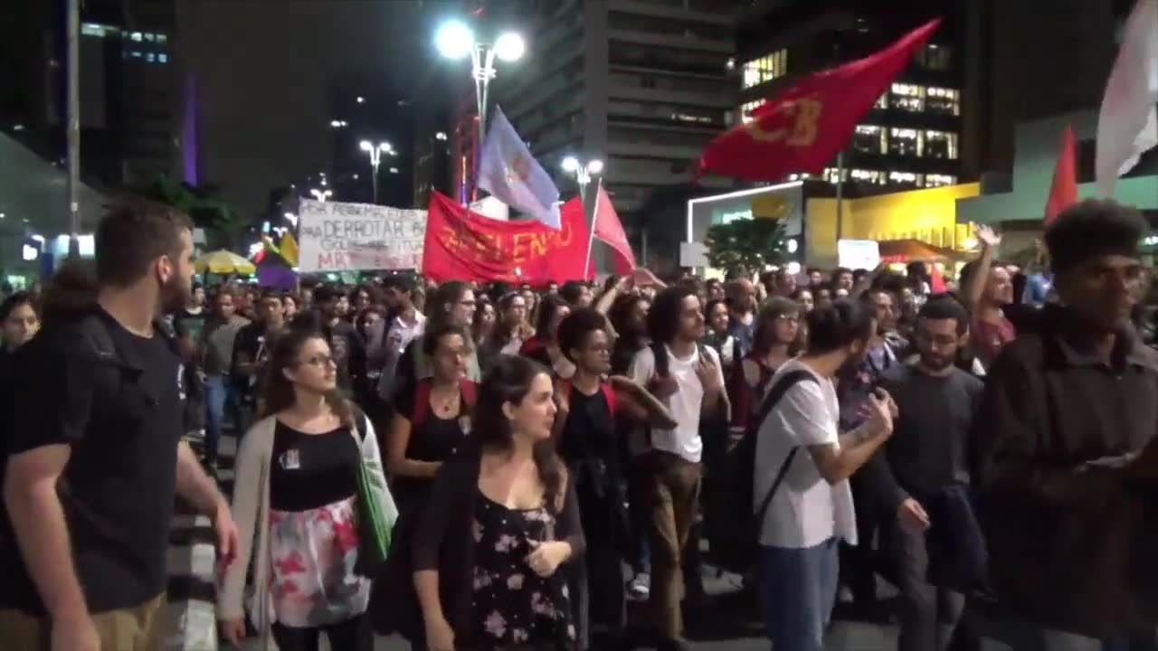 Protest przeciwko zwycięzcy pierwszej tury wyborów prezydenckich w Brazylii