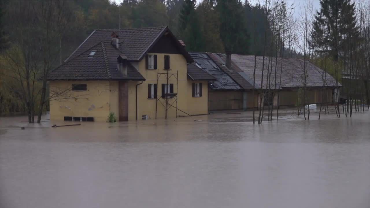 Powódź w północnych Włoszech. Zniszczone mosty i drogi