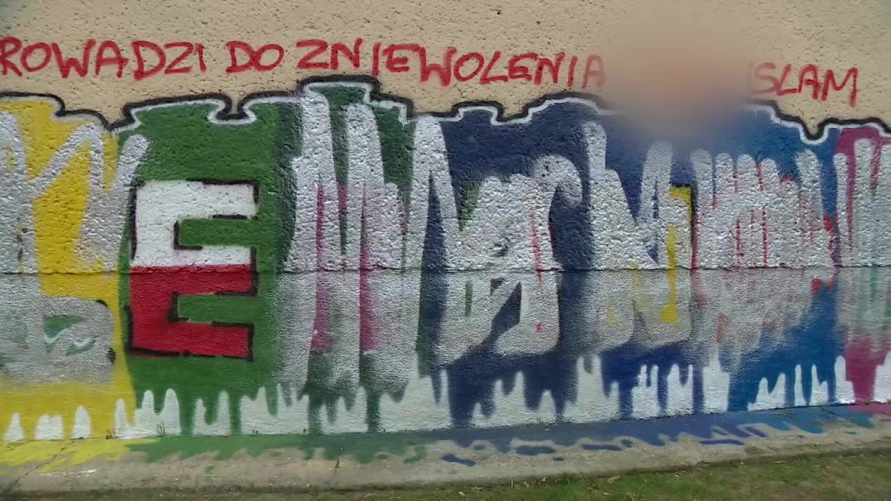 Uczniowie ze Szczecina zrobili na szkole mural o tolerancji. Zamalowali go wandale