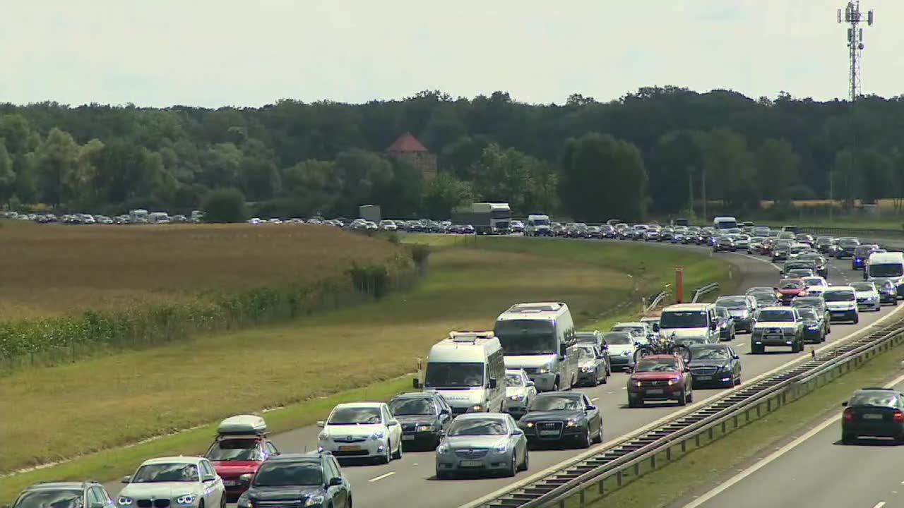 Karambol na autostradzie A4. Zderzyło się osiem pojazdów