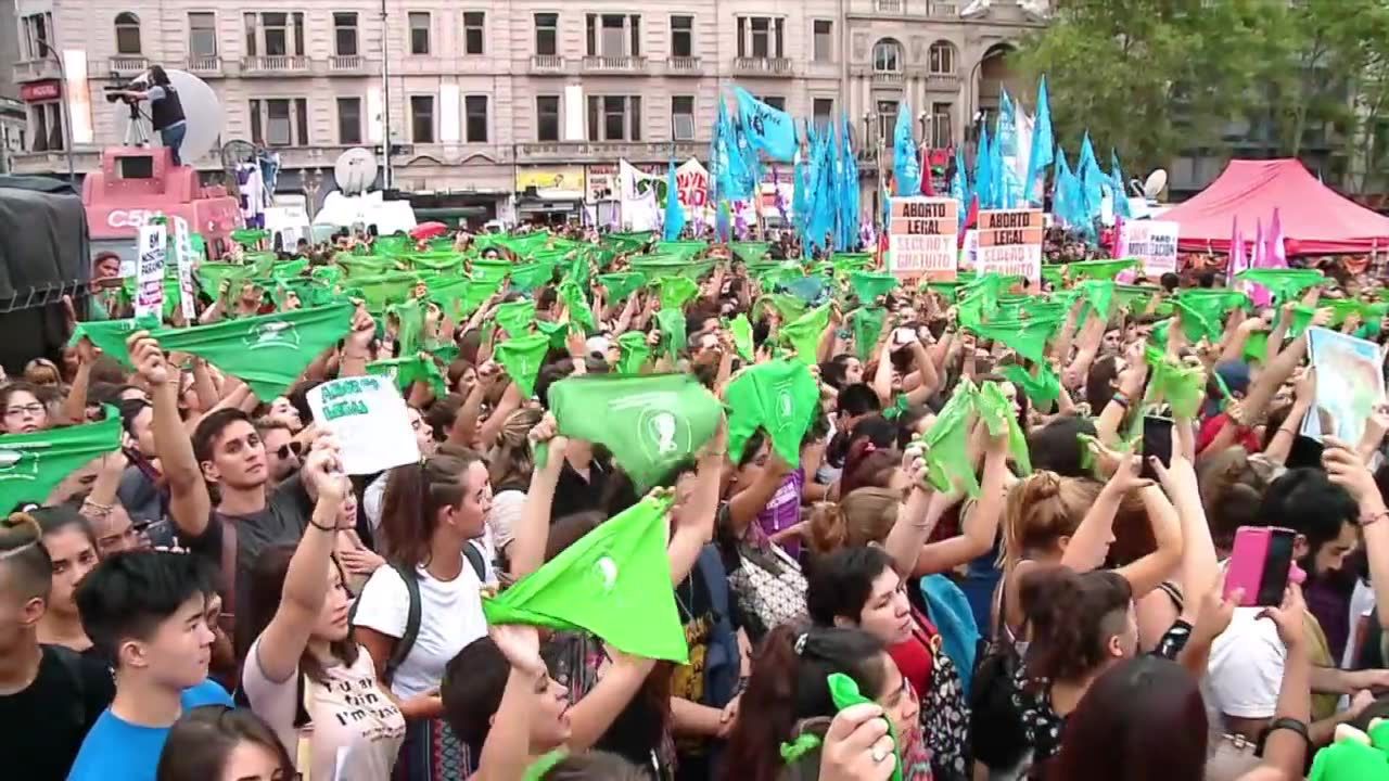 Walczą o legalną aborcję. Tysiące kobiet manifestowało w Buenos Aires