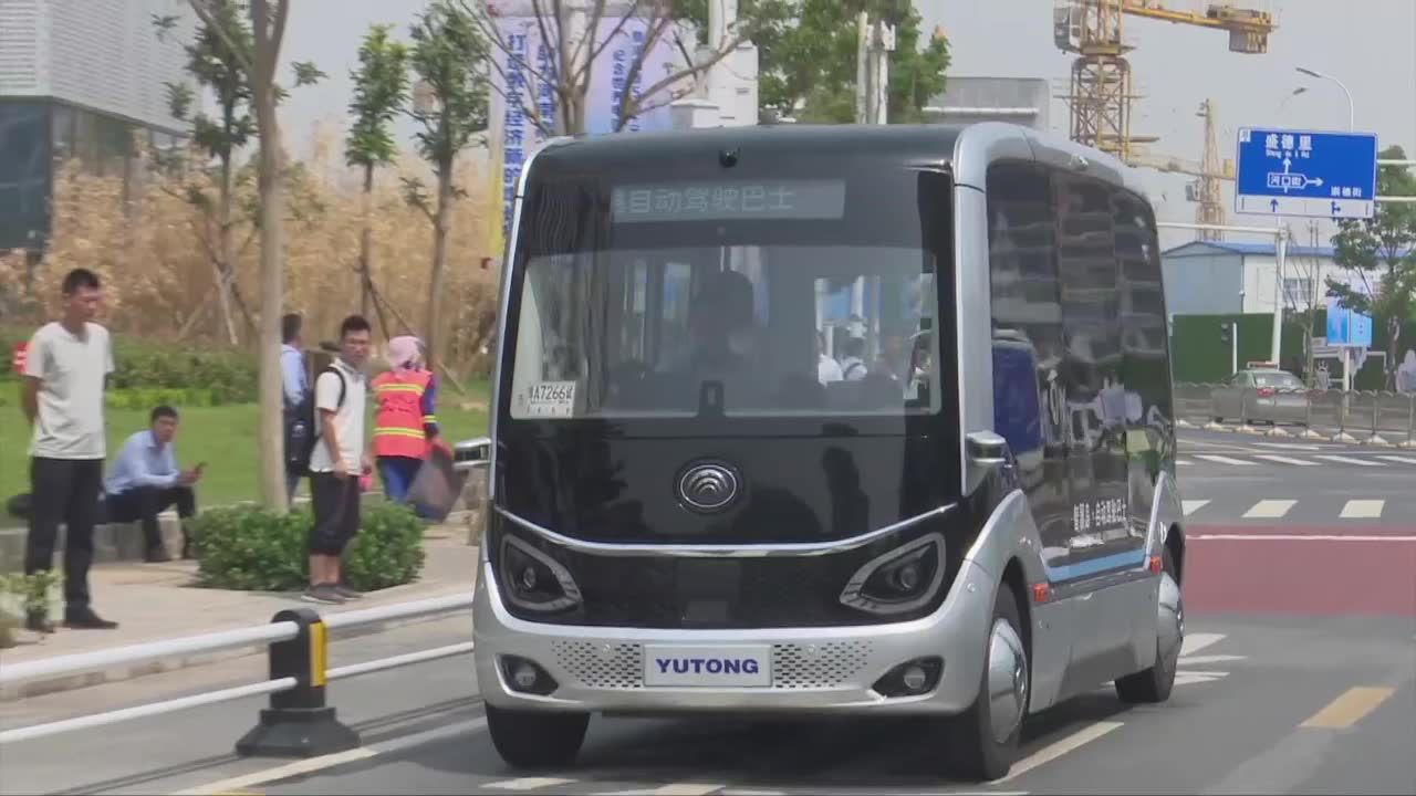 Chiny testują autonomiczny autobus, wspomagany przez sieć 5G