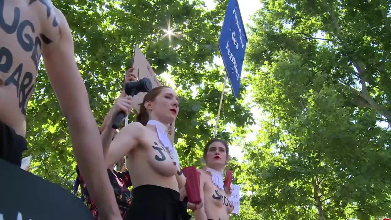 Aktywistki FEMEN protestowały w Paryżu przeciwko przemocy seksualnej wobec kobiet