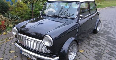 Klasyczne mini z silnikiem Hondy o mocy 250 KM