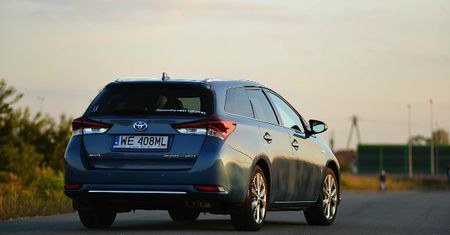 Toyota Auris Hybrid – energia pod kontrolą