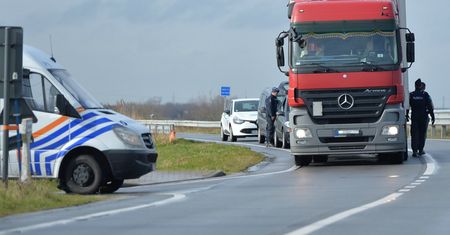 Auto prowadził Polak. Po szokującym odkryciu podniósł alarm