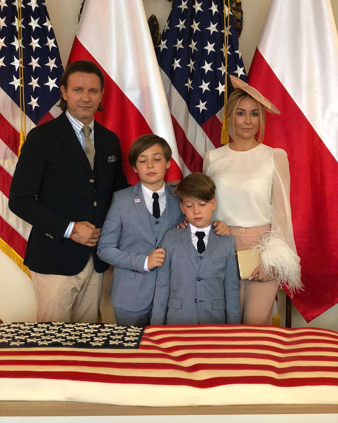 Małgorzata Rozenek w kosmicznym toczku na głowie w Ambasadzie USA