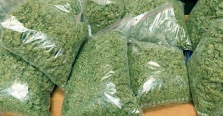 Miał ponad 14 kg narkotyków. Zapewnia, że na własny użytek