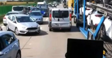 Policyjna obława na A4. Kierowcy blokowali "korytarz życia"