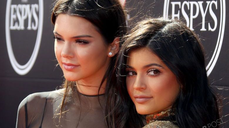 Kylie i Kendall Jenner w kampanii Balmain, fot. ONS