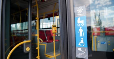 Olsztyn. 75-latka zostawiła w autobusie 25 tys. zł