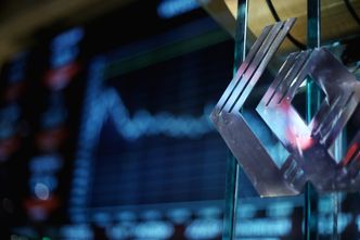 Czerwono na giełdach. Koronawirus przyczyną mocnych spadków