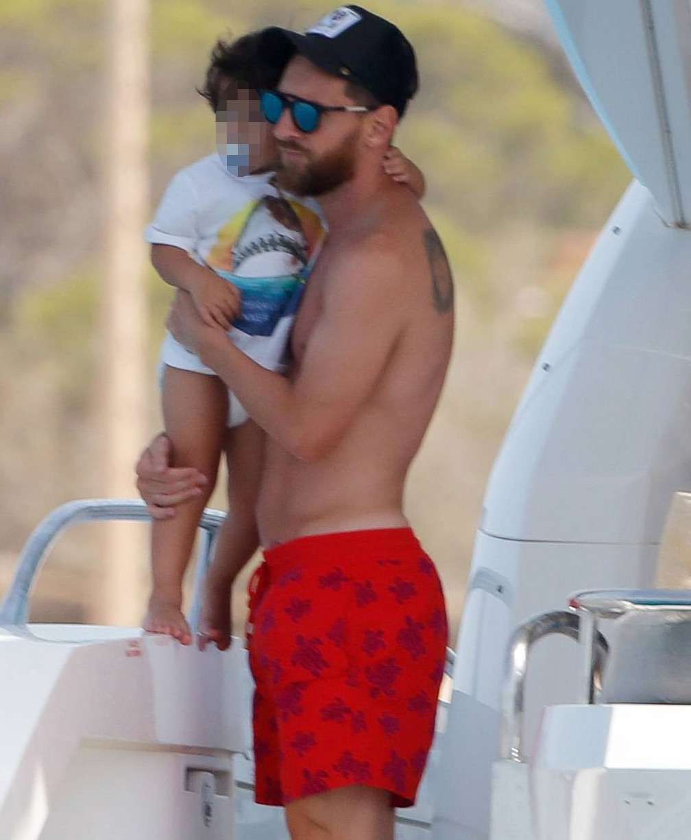 Leo Messi z rodziną na Ibizie