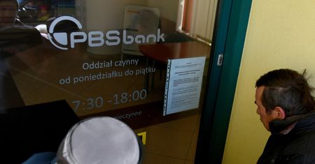 Policja wkroczyła do PBS w Sanoku. Przeszukania zleciła prokuratura