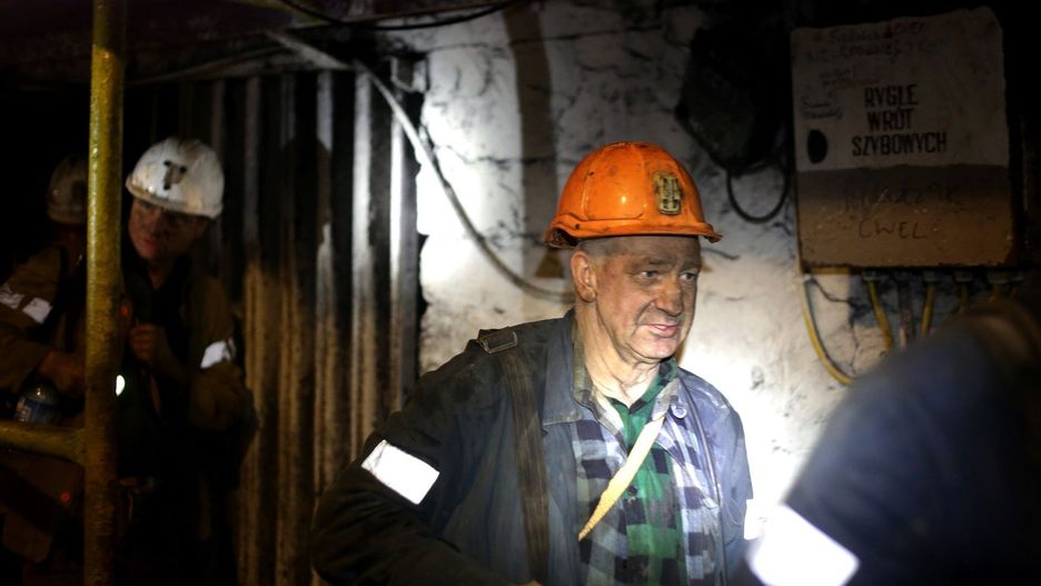 Raport WWF pokazuje - czas odejść od energetyki opartej na węglu. To oznaczałoby poważny konflikt z górnikami.