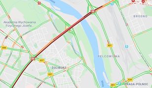 Warszawa. Zderzenie z autokarem na S8. Jedna osoba ranna