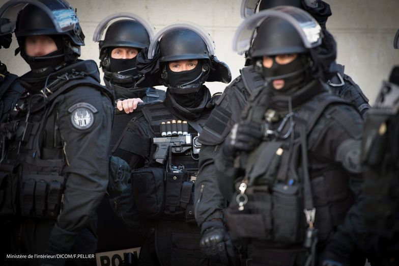 Walka z terroryzmem. Wzmocnienie sił antyterrorystycznych Francji pochłonie 600 mln euro