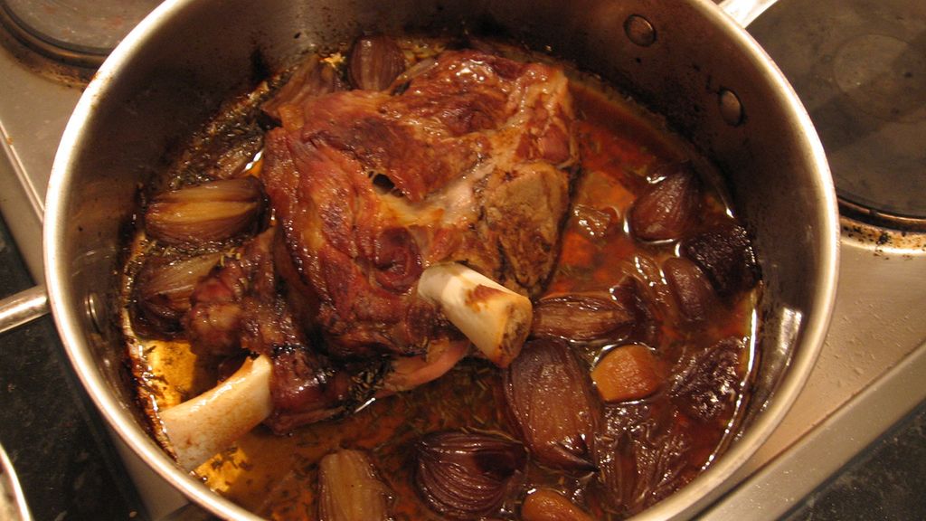 Duszona łopatka jagnięca (samo mięso, II klasa mięsa)