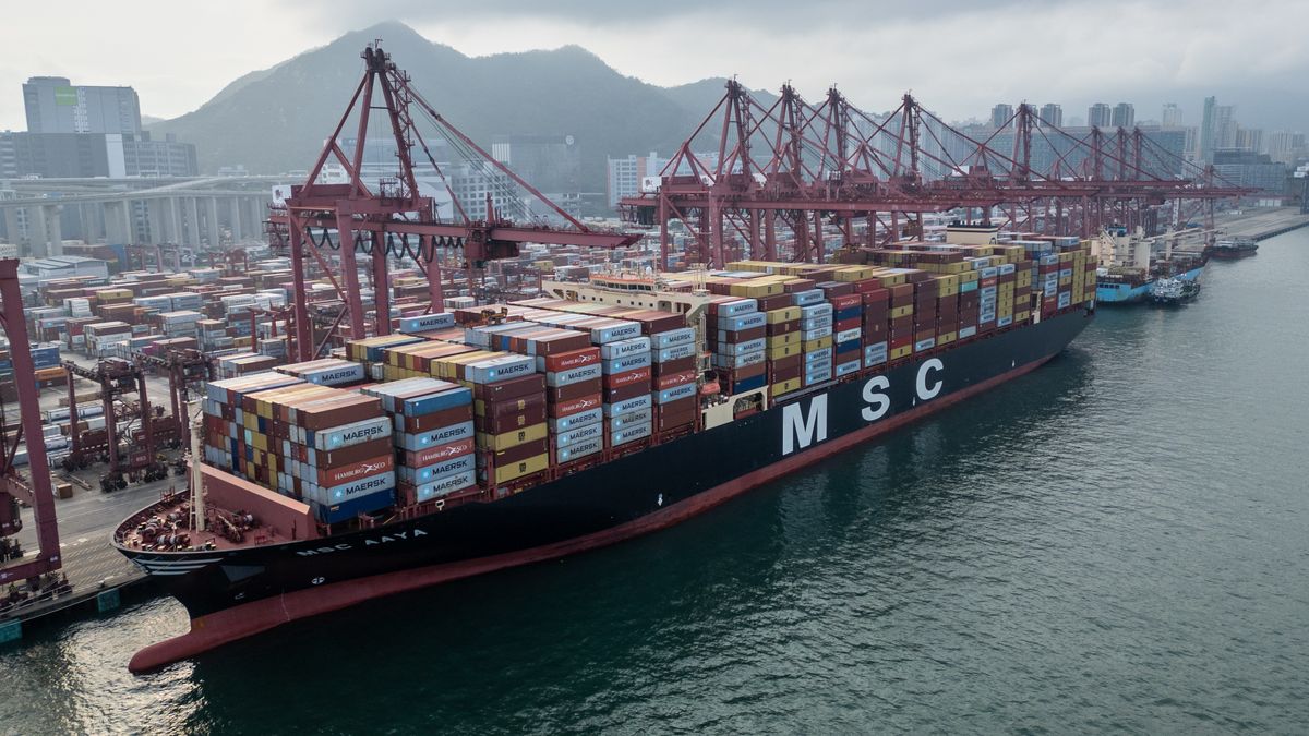 Pekin chce zablokować sprzedaż 40 portów Amerykanom i Szwajcarom