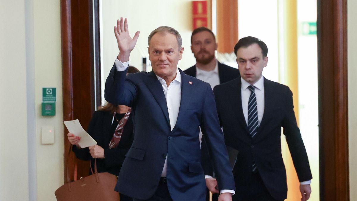 Spotkanie Donalda Tuska z wiceprezesem Microsoftu17.02.2025 Warszawa, Spotkanie premiera Donalda Tuska z prezydentem i wiceprezesem Microsoft Bradem Smithem, fot Tomasz Jastrzebowski/REPORTERN/z: Donald Tusk, Andrzej DomanskiTomasz Jastrzebowski/REPORTER