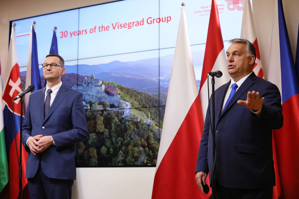 Budżet UE. Na zdjęciu Mateusz Morawiecki oraz Viktor Orban