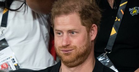 Ekspertka od mowy ciała analizuje księcia Harry'ego w najnowszym wywiadzie: "Jest plątaniną SPRZECZNYCH sygnałów"
