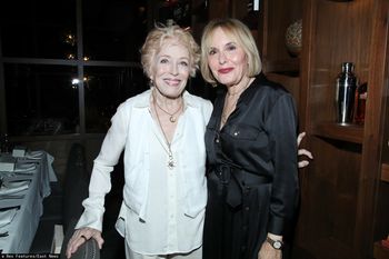 "Nie mieszkamy razem". Partnerka Holland Taylor jest od niej o 32 lata młodsza