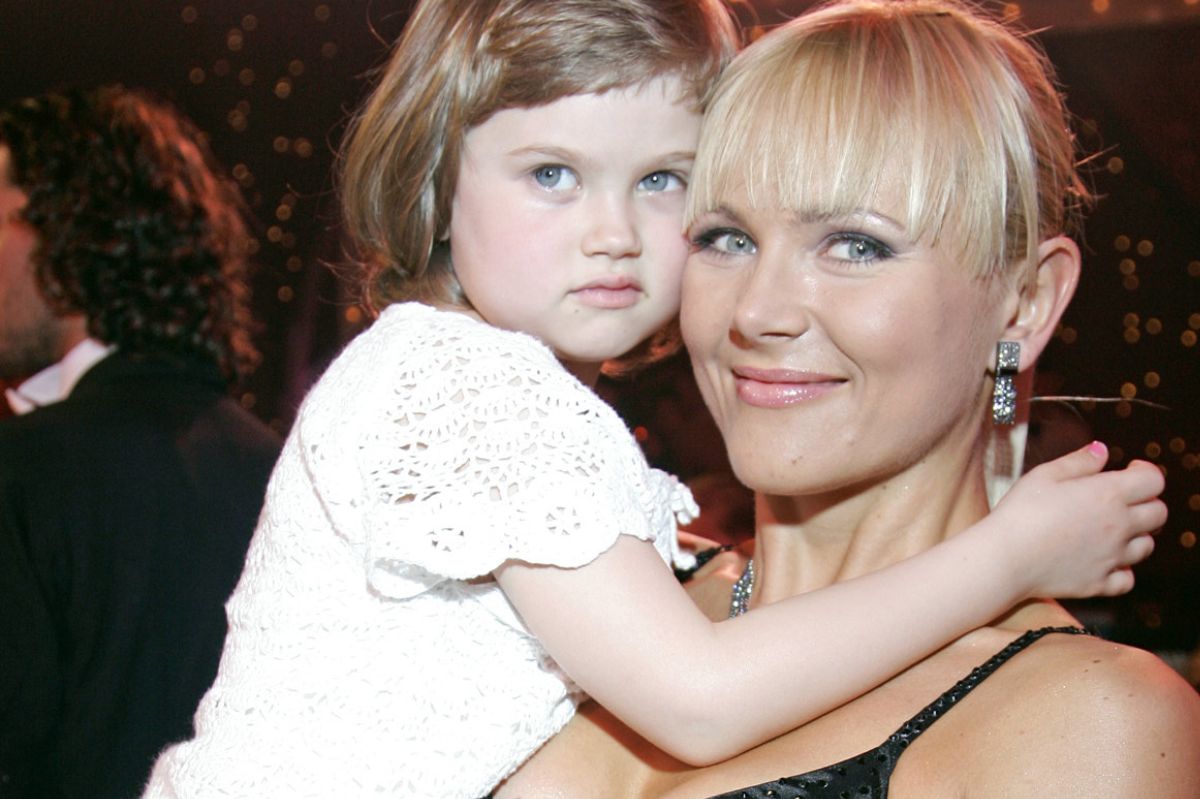 Córka Samusionek wylądowała w domu dziecka. Taką mają dziś relację