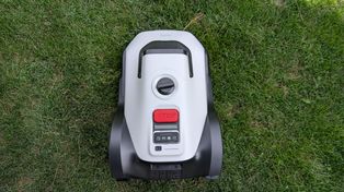 Bez kabli. Bez anten. Bez stresu? Sprawdzamy, co potrafi robot koszący Eufy C15