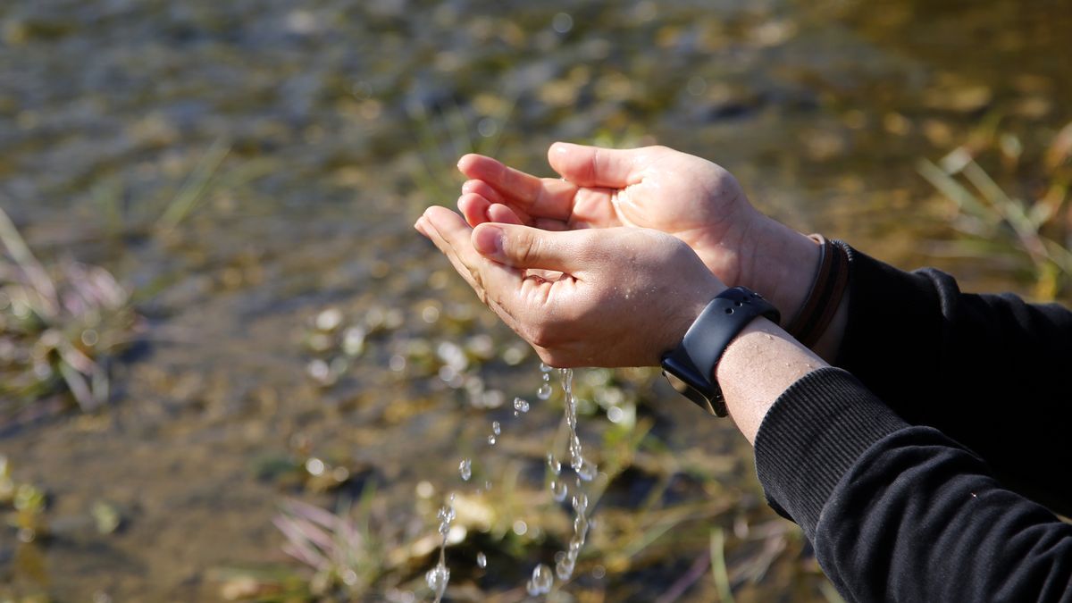 Iran's capital Tehran faces the worst water crisis in history
TEHRAN, IRAN - NOVEMBER 11: A view of a hand holding water from Lavasan River, once considered one of Tehran's most water-rich rivers, which has largely dried up as other lakes and rivers reach critical levels due to the water shortages across Tehran, Iran on November 11, 2025. On November 7, Iranian President Pezeshkian warned Tehran may face water cuts and possible evacuation if it doesn't rain. (Photo by Fatemeh Bahrami/Anadolu via Getty Images)
Anadolu
lavasan river, water shortage, rivers drying up, disaster